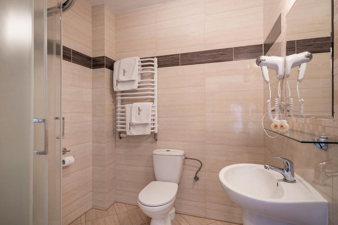 Labedz Hotel Karczma Iława Dış mekan fotoğraf