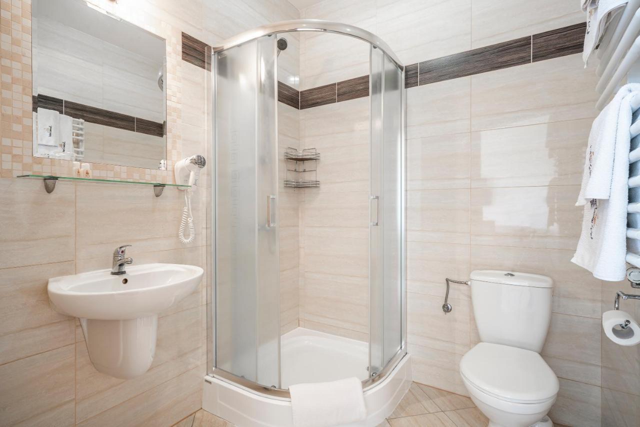 Labedz Hotel Karczma Iława Dış mekan fotoğraf